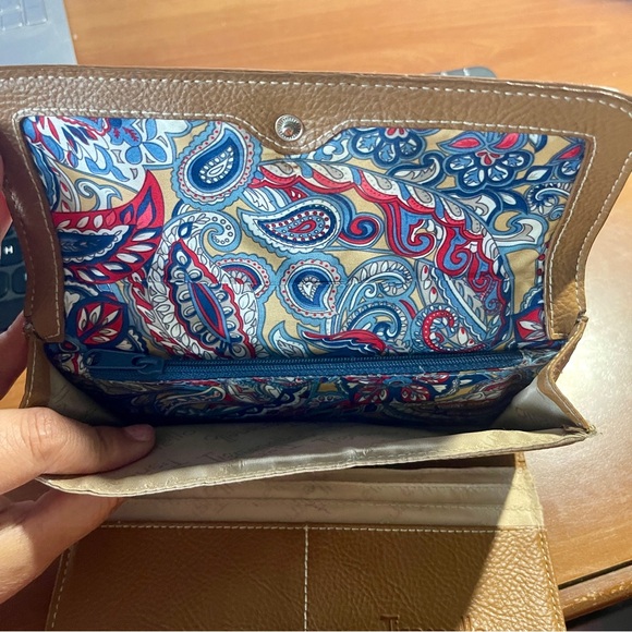 Tignanello Leather Wallet - Picture 6 of 7